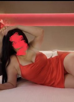 Nora - escort in Muscat Photo 3 of 6