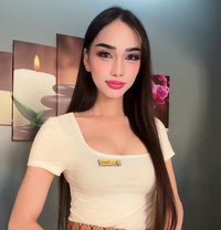 Nora Vip - Transsexual escort in Muscat Photo 4 of 9