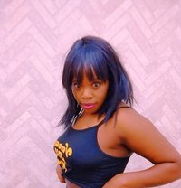 Norah - escort in Muscat