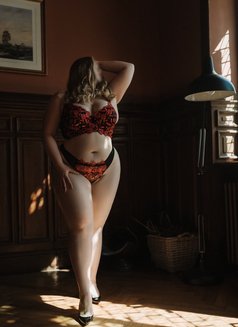 Curvy Nordic Beauty Visiting Mumbai - escort in Mumbai Photo 3 of 12