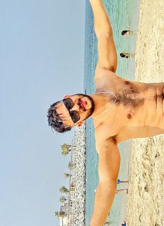 Nour - masseur in Singapore Photo 4 of 5