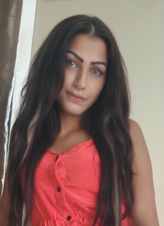 Nour - escort in Beirut Photo 5 of 10
