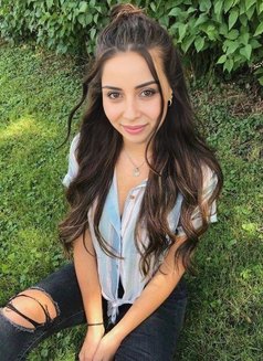 Nour - escort in Beirut Photo 2 of 6