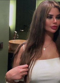 Nour - escort in Dubai Photo 3 of 7