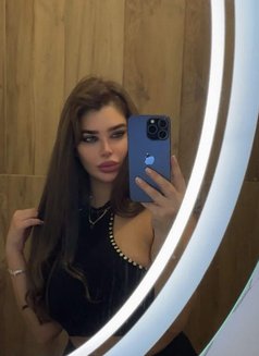 Nour - escort in Dubai Photo 4 of 6