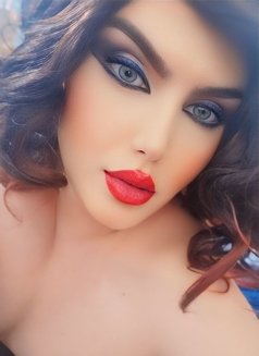 Nour - Transsexual escort in Beirut Photo 2 of 6