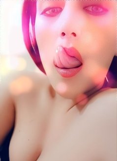Nour - Transsexual escort in Beirut Photo 5 of 6