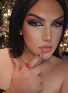 Nour - Transsexual escort in Beirut Photo 10 of 16