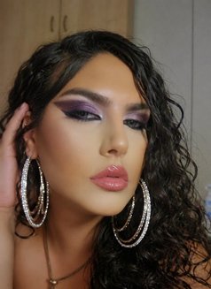 Nour - Transsexual escort in Beirut Photo 1 of 27