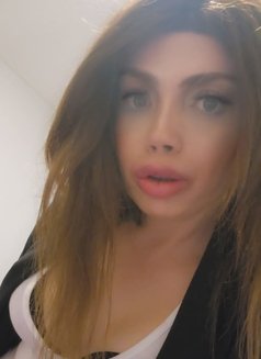 Nour - Transsexual escort in London, Ontario Photo 3 of 11