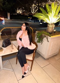 Nour نور - escort in Dubai Photo 5 of 9