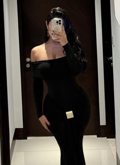 Nour - puta in Dubai Photo 5 of 5