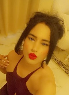 Nour - Acompañantes transexual in Muscat Photo 3 of 3