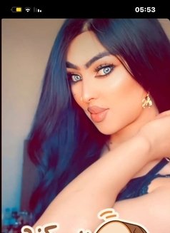 Nour - Transsexual escort in Riyadh Photo 3 of 5