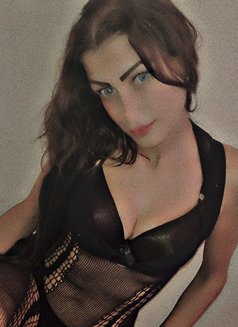 Nour - escort in Beirut Photo 2 of 9