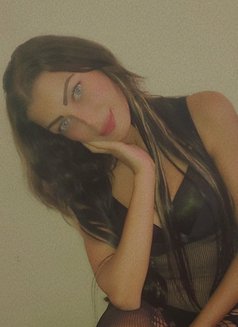 Nour - escort in Beirut Photo 8 of 9