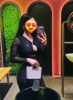 Nour - escort in Dubai Photo 3 of 4