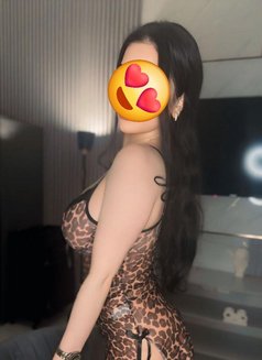 Nour - escort in Dubai Photo 8 of 10
