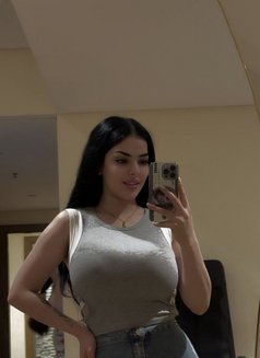 Nour - puta in Dubai Photo 11 of 11