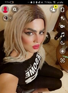 Nour - Transsexual escort in Beirut Photo 3 of 3