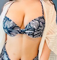NOUR - escort in Muscat Photo 5 of 9