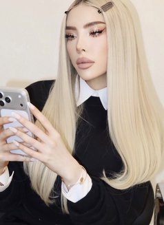 Nour VIP MODEL - puta in Al Manama Photo 14 of 14