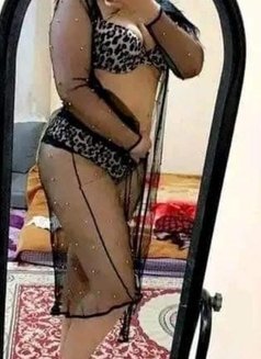 Noura - escort in Cairo Photo 1 of 2