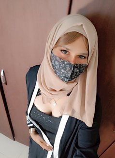 Noura Ts - Dominadora transexual in Al Manama Photo 3 of 3