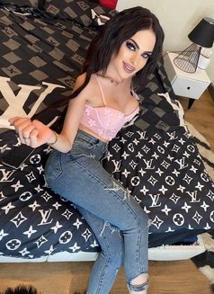 Nourhan Nano - Transsexual escort in Beirut Photo 2 of 9