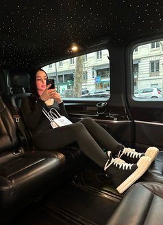 Nova - escort in Hong Kong Photo 2 of 5