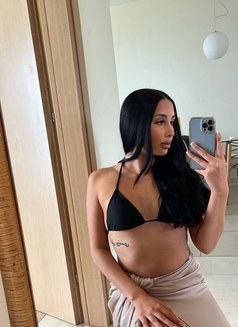 Nova - escort in Hong Kong Photo 3 of 5