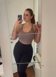 Novelli - puta in Milan Photo 9 of 13