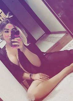 Noza - Transsexual escort in İstanbul Photo 1 of 9