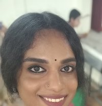 Neha - Transsexual adult performer in Kochi