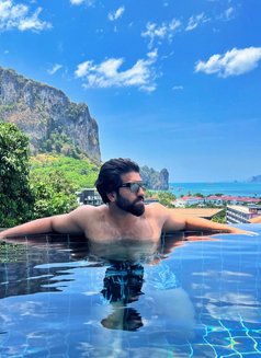 Nri Male Currently in Delhi - Male escort in New Delhi Photo 4 of 4