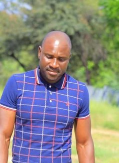 Ntsako - Acompañantes masculino in Johannesburg Photo 1 of 5