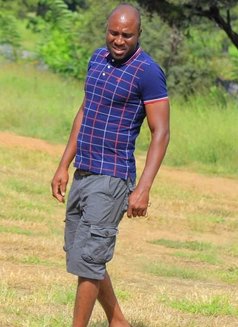 Ntsako - Acompañantes masculino in Johannesburg Photo 3 of 5