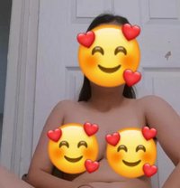 I AM 20 YEARS CAM/MEET WITH MR TOPER - puta in New Delhi Photo 12 of 17