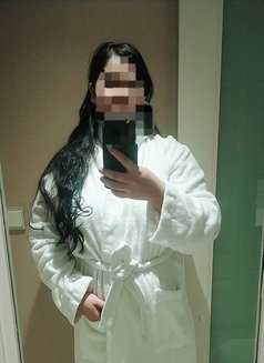 Nude Massage and Web Cam - masseuse in Navi Mumbai Photo 1 of 2