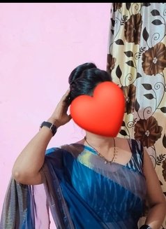 Cam show video call and real meet - puta in Mumbai Photo 1 of 1