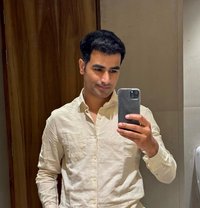Nuhmer - Male adult performer in Mumbai