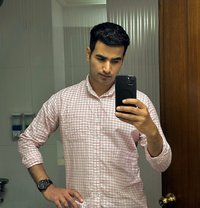 Nuhmer - Male adult performer in Mumbai