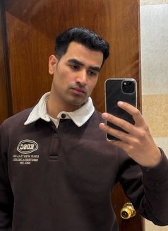 Nuhmer - Male adult performer in Mumbai Photo 3 of 4