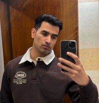 Nuhmer - Male adult performer in Mumbai