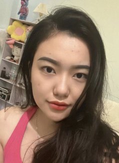 Nuna - escort in Kuwait Photo 1 of 2