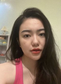 Nuna - escort in Kuwait Photo 2 of 2