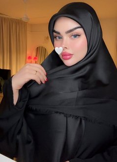 Nuna - escort in Jeddah Photo 1 of 5