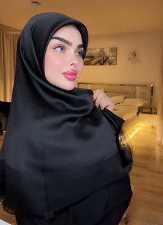 Nuna - escort in Jeddah Photo 4 of 5