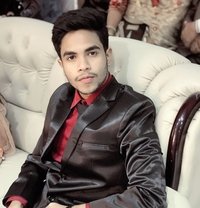 Rabbi - Acompañantes masculino in Dhaka