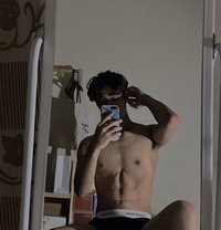 Nur - Male escort in İstanbul